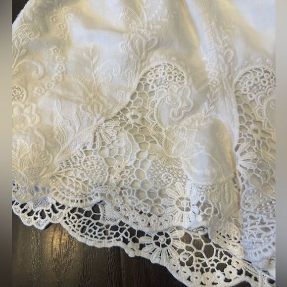 Abercrombie and Fitch White Lace Eyelet Embroidered Romper Size Medium - Picture 4 of 12